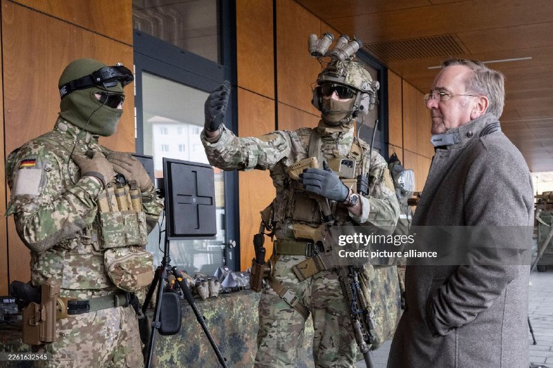 Визит министра обороны Германии на базу спецназа KSK