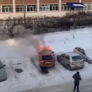 Прохожий спас мужчину из горящей машины в Башкирии