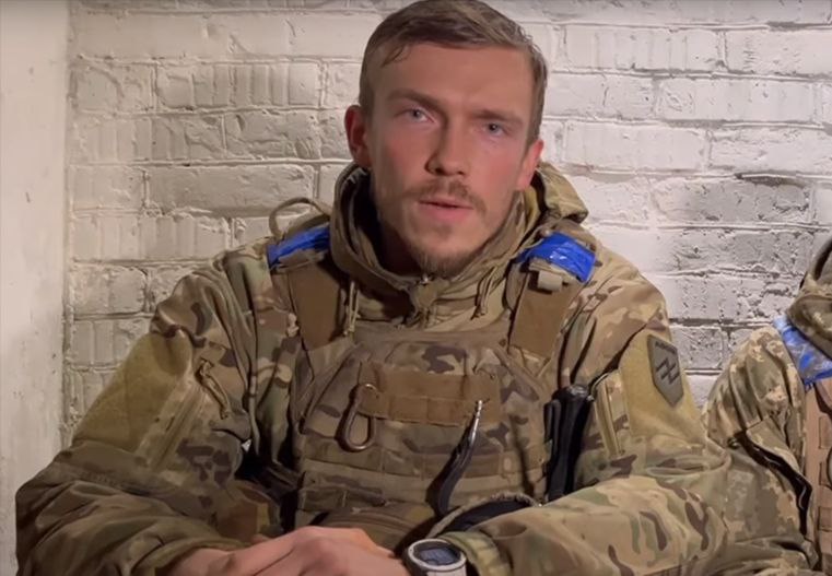 Зеленский присвоил звание генерала командиру полка "Азов"