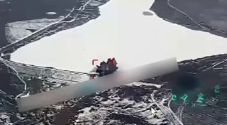 Уничтожена трасса и село в зоне боевых действий