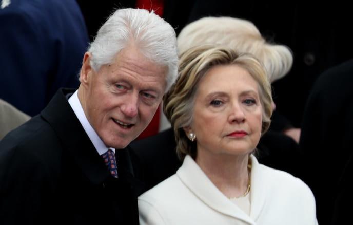 Хиллари Клинтон отрицает осведомленность мужа о преступлениях Эпштейна