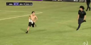 На Месси напали болельщики