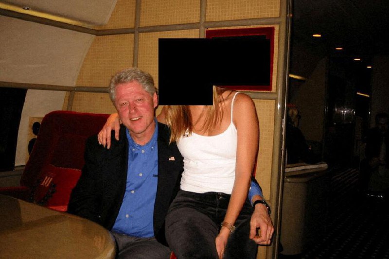 Клинтон дал показания Конгрессу по делу Эпштейна