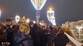 Минута молчания в память о Борисе Немцове