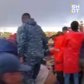 Авиакатастрофа в Боливии: самолет с деньгами разбился, люди собирали купюры