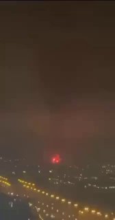 Пожар в порту Джабаль-Али после падения иранского БПЛА