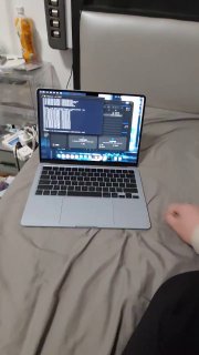 MacBook издает звуки от ударов