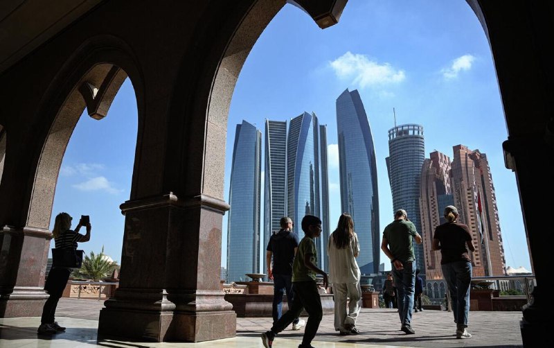 Власти ОАЭ взяли на себя расходы по проживанию туристов из-за закрытого неба