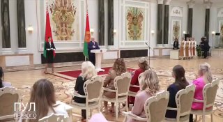 Лукашенко призвал женщин писать ему в TikTok