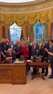 Критика американской политики и фигуры Дональда Трампа