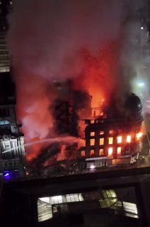 Пожар в историческом здании Глазго: обрушился купол, эвакуированы жильцы