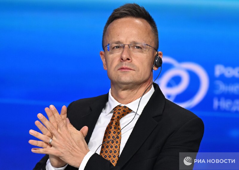 Венгрия просит ЕС снять ограничения на энергоносители из РФ