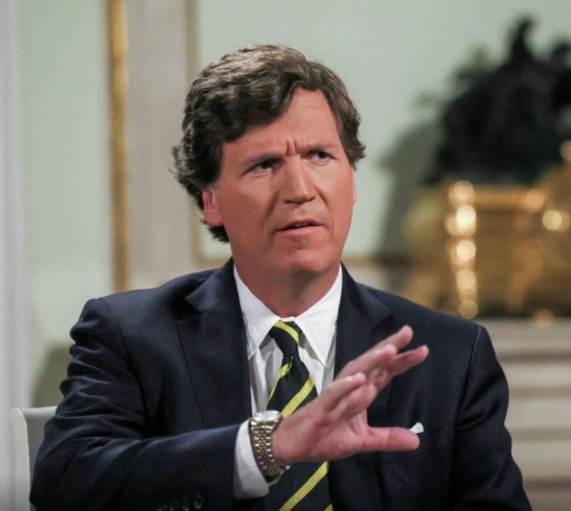 Такер Карлсон опубликовал загадочный пост о мире после исключения из клуба MAGA