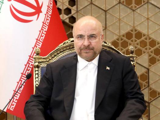 Спикер иранского парламента: Иран не ищет перемирия и нанесет удар по агрессору