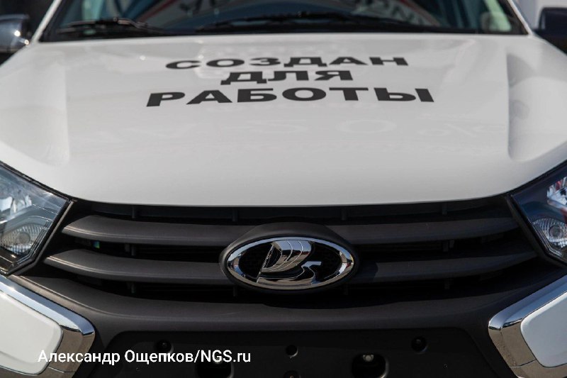 Корейские и японские авто покинули гаражи петербургских госучреждений