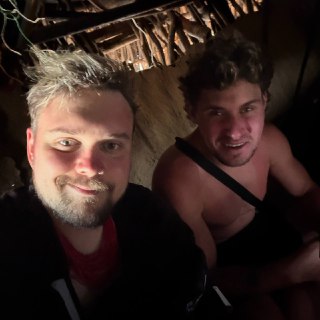 Российские стримеры уехали в Африку и выживают в диком племени