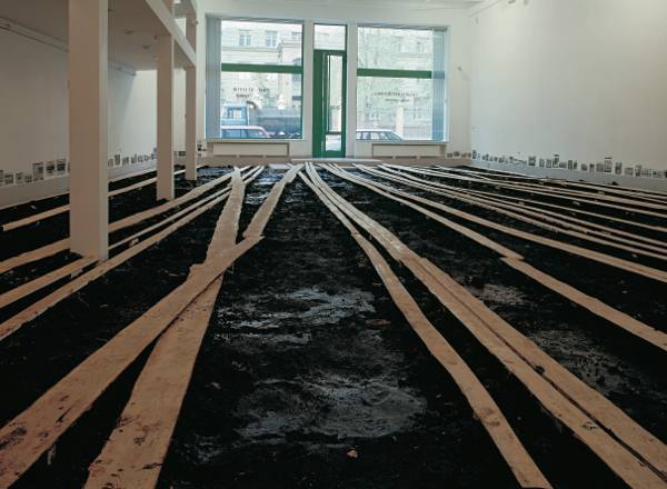 В «Гараже» воссоздадут инсталляцию Дмитрия Гутова 1994 года