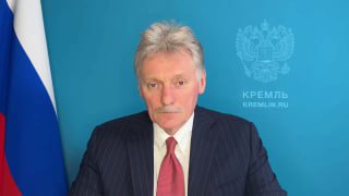 Кремль впервые показал полное видео брифинга Пескова