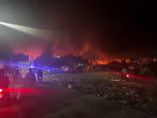 В Дели сгорел рыбный рынок