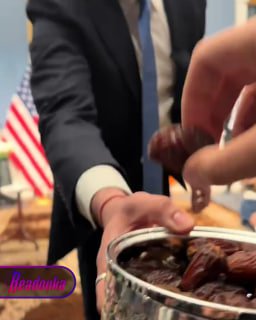 Первый мэр-мусульманин Нью-Йорка провел ифтар в мэрии