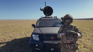 Народные умельцы создали мобильную установку для перехвата дронов на базе пикапа