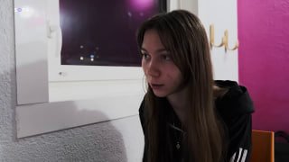 Дочь преследуемого в России художника рассказала о прерванном образовании во Франции