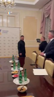 Зеленский встретился с иранским принцем в изгнании