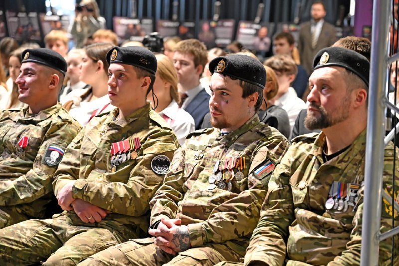 Герои операции «Поток» встретились со зрителями после показа фильма о подвиге в Судже