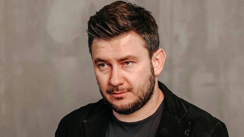 Иноагент Глуховский продал квартиры в центре Москвы с огромным дисконтом