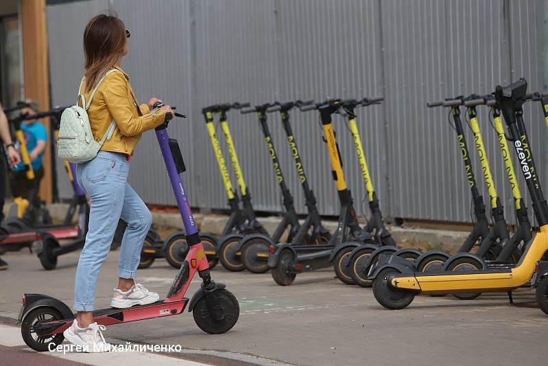Сезон самокатов стартовал в Петербурге: в бюджет поступит 80 млн рублей