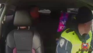 ГАИ помогли доставить рожающую женщину в больницу в Красноярске