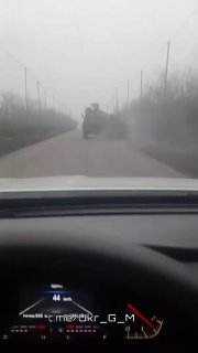 Эвакуация поврежденной американской бронемашин HMMWV ВСУ