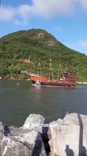 Пиратский корабль протаранил гидроцикл с парой в Бразилии