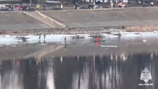 Девочку унесло на льдине на Волге в Твери, спасатели её спасли