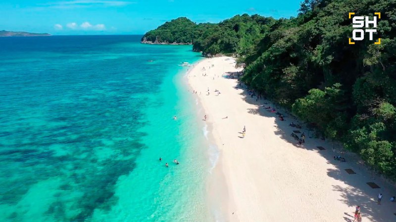 Российский турист и спасатель погибли на Филиппинах от сильного течения