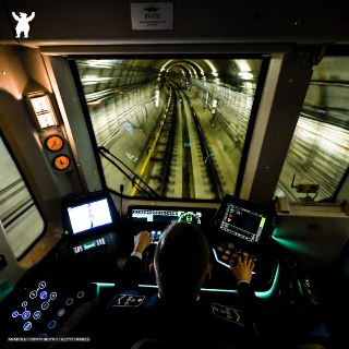 Рабочие профессии вышли в лидеры по зарплатам в России