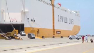 Тысячи новых автомобилей застряли у берегов Кении из-за проблем в Ормузском проливе