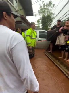 Рекордные ливни на Гавайях вызвали масштабное затопление и эвакуацию