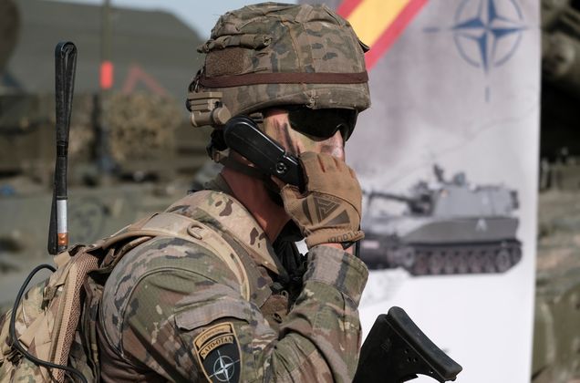 НАТО выводит войска из Ирака из-за атак Ирана