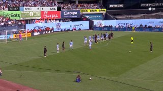 Месси обошел Пеле по голам со штрафных и приблизился к рекорду Жуниньо