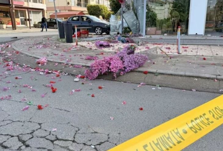 Взрыв в Лимассоле: повреждены фасад магазина и автомобили