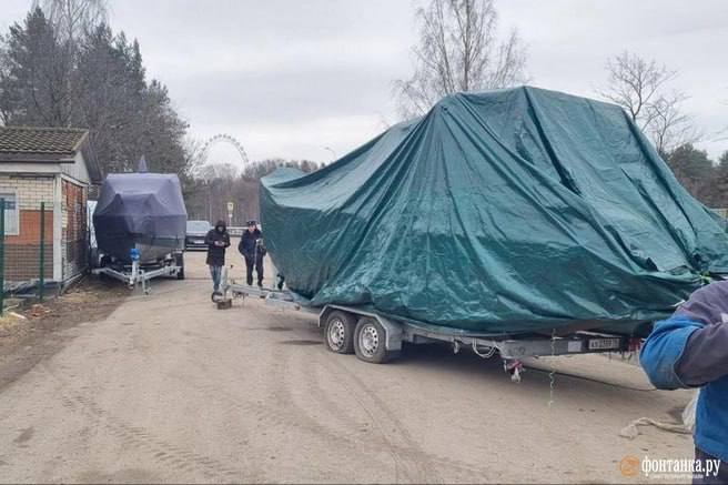 Спор за яхт-клуб «Нева»: владельцы земли и воды на Крестовском острове