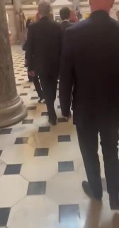 Сатира на визит депутатов в Конгресс США и призыв подписаться