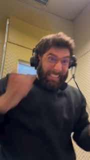 Комментатор следил за двумя матчами одновременно