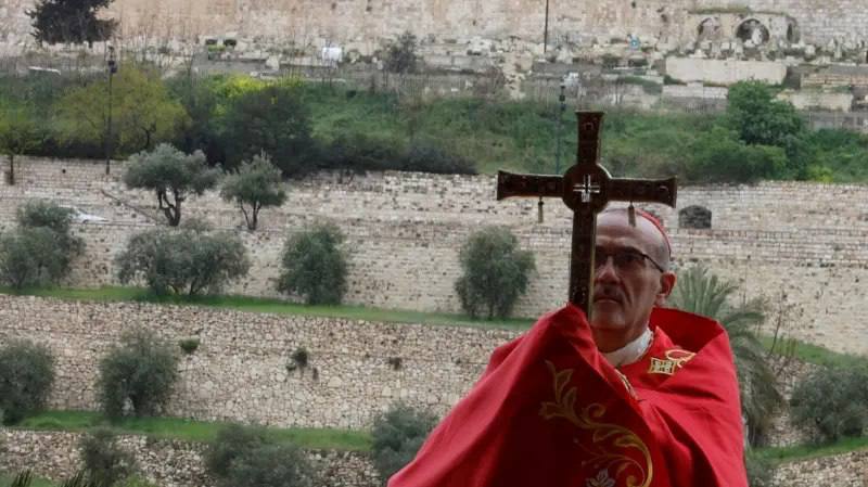 Израиль запретил патриарху Иерусалима мессу в Храме Гроба Господня из-за угрозы войны с Ираном