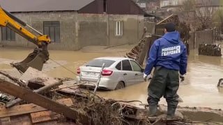 Единороссы помогают устранять последствия подтоплений в Дагестане