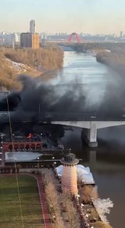 Катера горят рядом с элитным ЖК «Алые паруса»