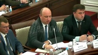 Губернатор Тульской области отчитал чиновников за сон и телефоны на совещании