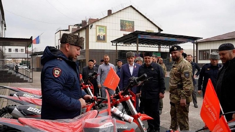 МОПД «ВЕЧНО ЖИВЫЕ» передало бойцам СВО в Чечне мотоциклы высокой проходимости
