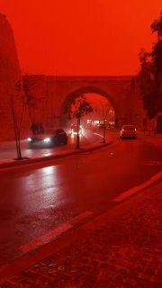 Портал в Ад на Крите: песчаная буря окрасила остров в красный цвет